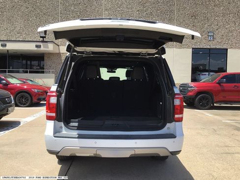 Used 2019 Ford Expedition Max XLT w/ Equipment Group 201A AWD/4WD image 9