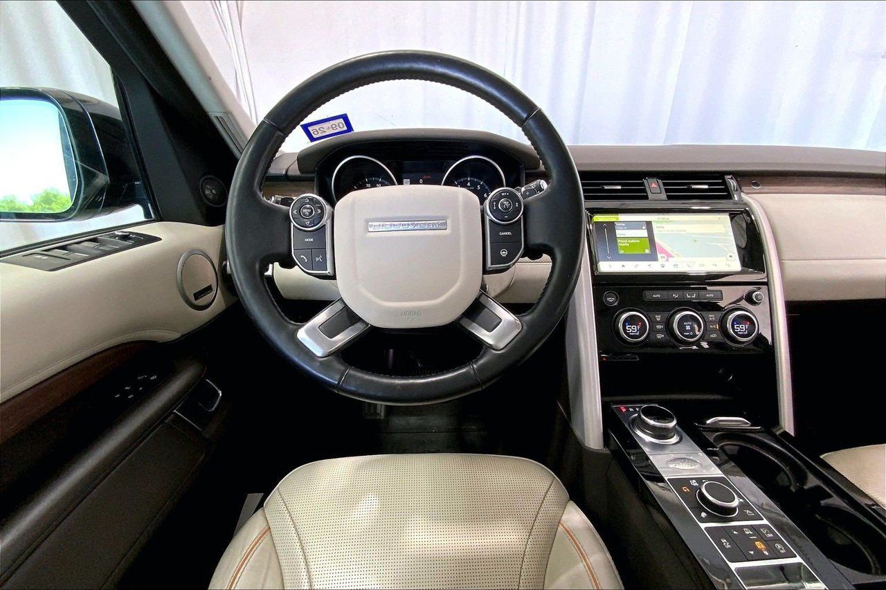 Used 2017 Land Rover Discovery HSE Luxury AWD/4WD image 14