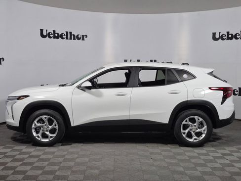 New 2026 Chevrolet Trax LS w/ LS Convenience Package FWD image 4
