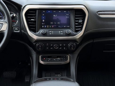 Used 2023 GMC Acadia Denali w/ Denali Technology Package image 11