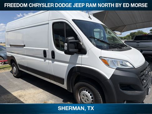 Used 2025 RAM ProMaster 2500 w/ Convenience Group FWD image 3
