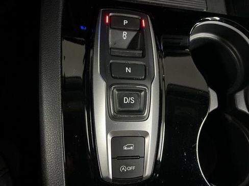 Used 2020 Honda Pilot Elite image 16