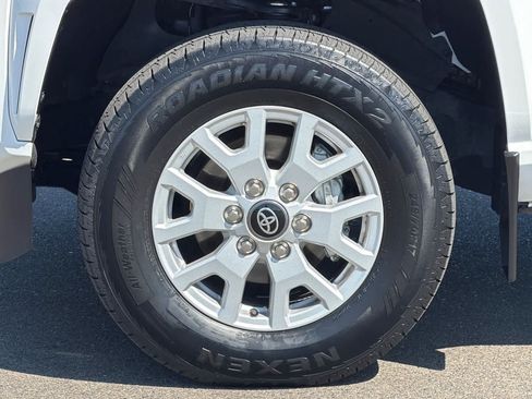 Used 2024 Toyota Tacoma SR5 AWD/4WD image 29