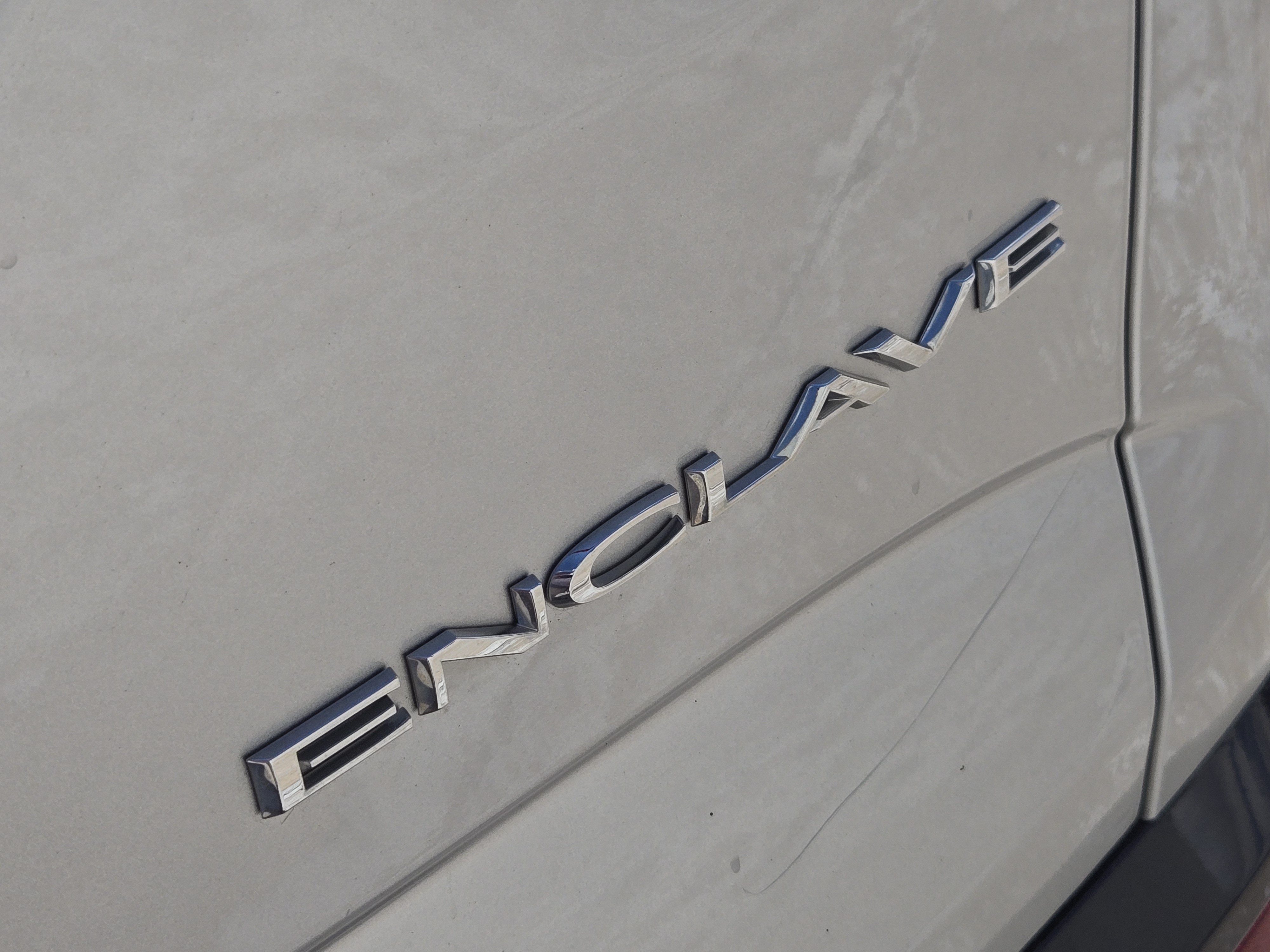 Used 2018 Buick Enclave Essence w/ Trailering Package FWD image 12