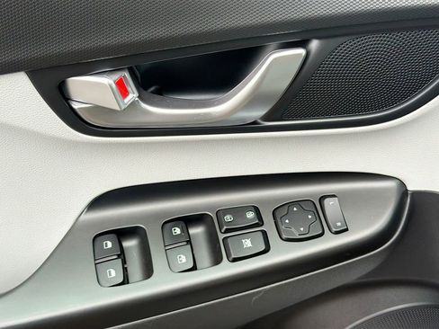 Used 2023 Hyundai Kona SE FWD image 16