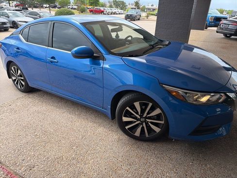 Used 2023 Nissan Sentra SV w/ SV Premium Package FWD image 4