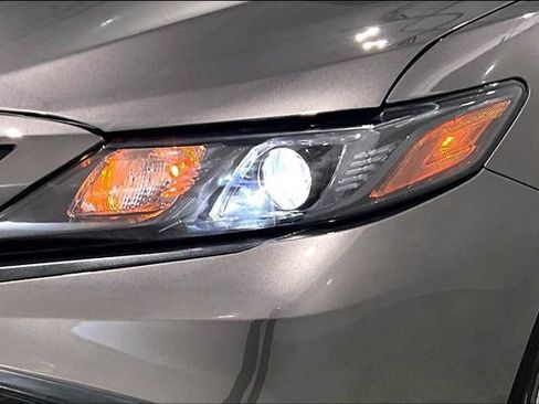 Used 2021 Toyota Camry SE AWD/4WD image 37