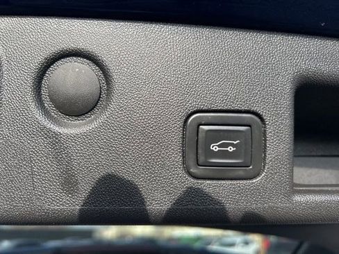 Used 2022 Chevrolet Equinox LT image 37