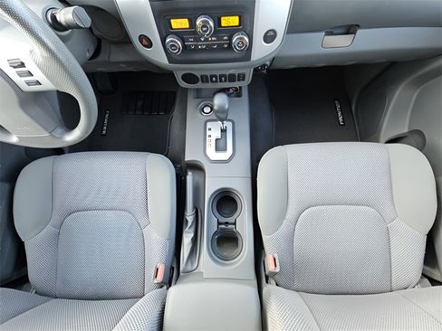 Used 2020 Nissan Frontier SV image 17