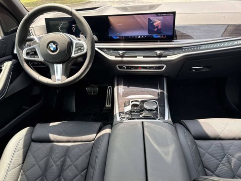 New 2026 BMW X5 xDrive40i w/ M Sport Package AWD/4WD image 17