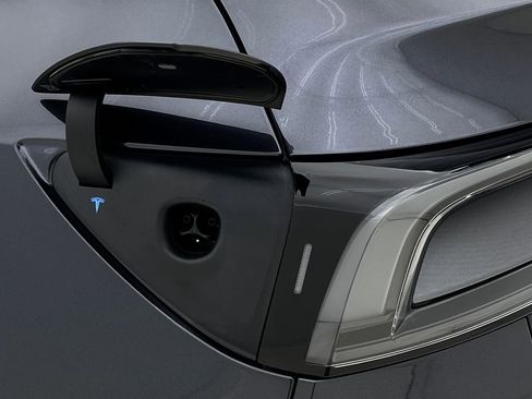 Used 2026 Tesla Model Y Long Range image 14