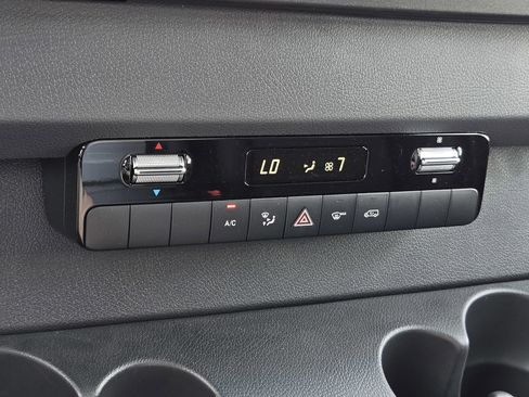 Used 2023 Mercedes-Benz Sprinter 3500 image 26