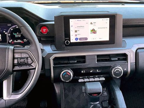 Used 2025 Toyota Tacoma TRD Off-Road image 6