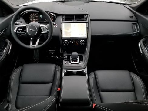 Used 2024 Jaguar E-PACE R-Dynamic SE image 9