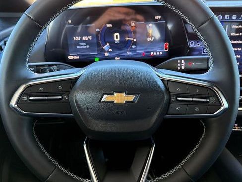 New 2026 Chevrolet Equinox EV LT image 24