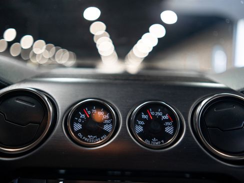 Used 2016 Ford Mustang Shelby GT350 w/ Technology Package image 32