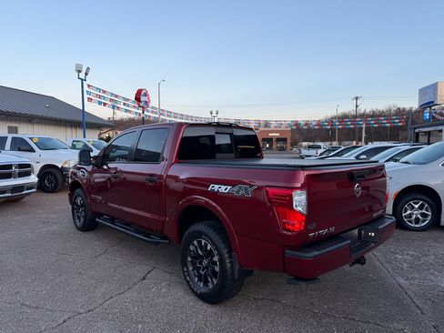 Used 2017 Nissan Titan PRO-4X image 4