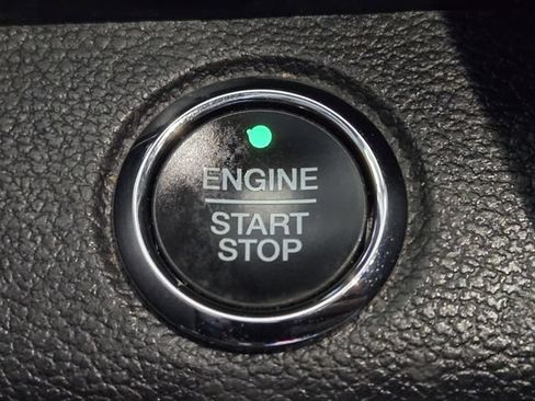 Used 2020 Ford Expedition XLT w/ Equipment Group 202A AWD/4WD image 23