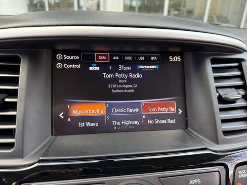 Used 2020 Nissan Pathfinder S FWD image 26