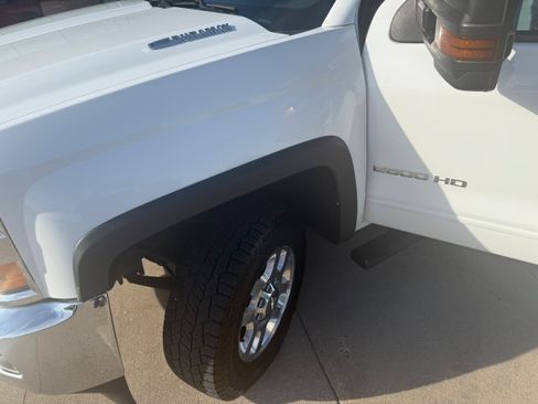 Used 2015 Chevrolet Silverado 2500 LT w/ LT Convenience Package AWD/4WD image 7