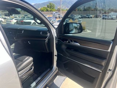 Used 2023 Jeep Grand Wagoneer Series II AWD/4WD image 33