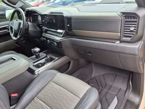 Used 2022 Chevrolet Silverado 1500 ZR2 w/ Technology Package AWD/4WD image 10