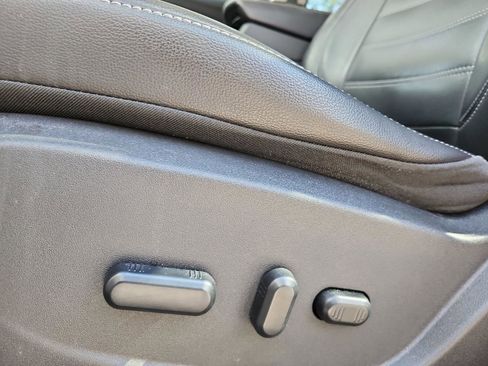 Used 2017 Ford Escape Titanium image 12