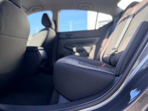 Used 2024 Nissan Altima 2.5 SV image 14