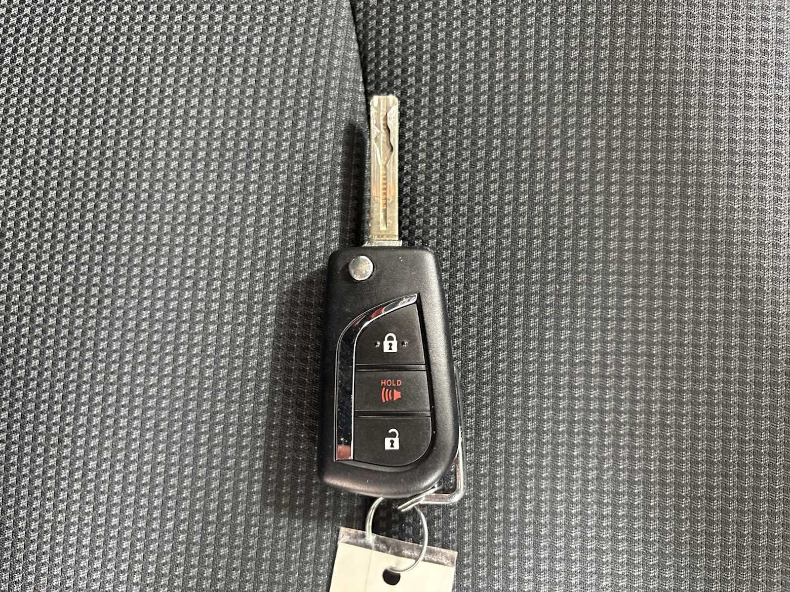 Certified 2021 Toyota RAV4 LE AWD/4WD image 31
