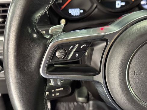 Used 2018 Porsche Macan AWD/4WD image 9
