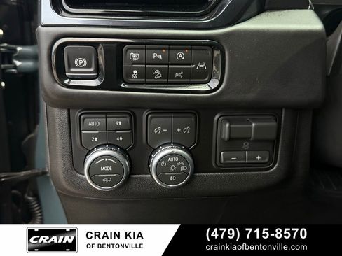 Used 2026 GMC Yukon AT4 Ultimate AWD/4WD image 12
