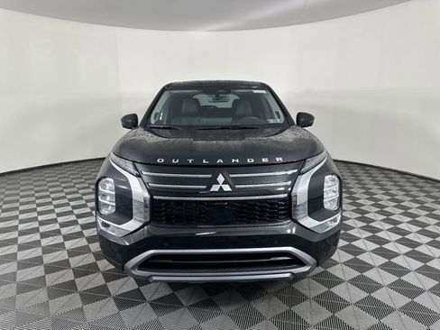 New 2026 Mitsubishi Outlander SE image 14