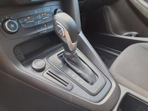 Used 2017 Ford Focus SE FWD image 17