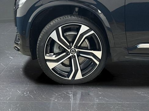 Used 2024 Volvo XC90 B6 Ultimate w/ Lounge Package image 38