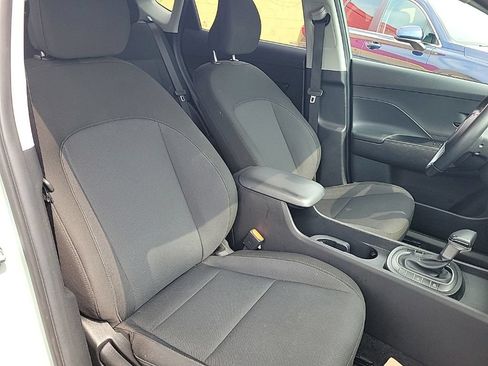 Certified 2025 Hyundai Kona SEL AWD/4WD image 35