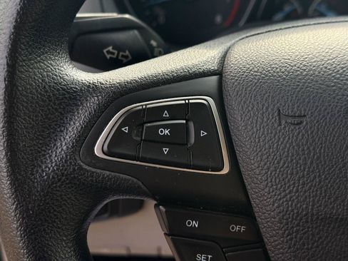 Used 2016 Ford Focus SE w/ Reverse Sensing Package FWD image 19