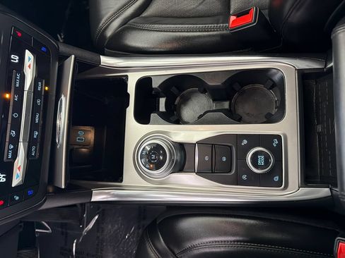 Used 2020 Ford Explorer Platinum w/ Premium Technology Package AWD/4WD image 34