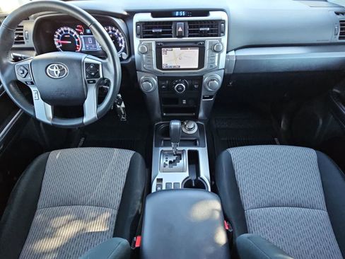 Used 2018 Toyota 4Runner SR5 AWD/4WD image 15