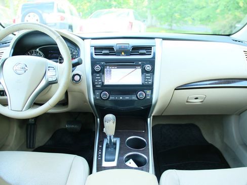 Used 2014 Nissan Altima 2.5 SL w/ Technology Package FWD image 20