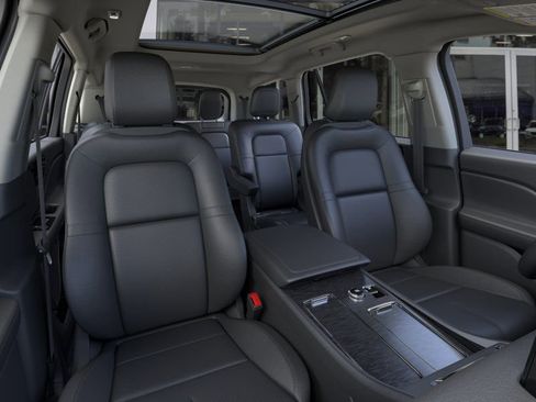 New 2025 Lincoln Aviator AWD image 10