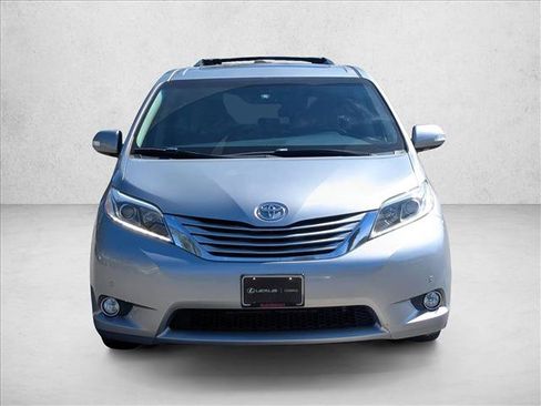 Used 2015 Toyota Sienna Limited image 2