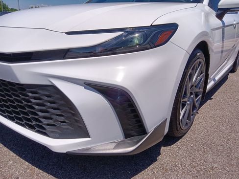 Used 2025 Toyota Camry SE FWD image 10