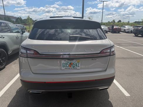 Used 2020 Lincoln Nautilus Reserve w/ Equipment Group 201A FWD image 3