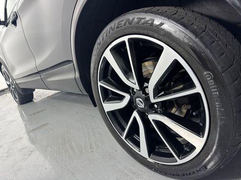 Used 2017 Nissan Rogue Sport SL w/ SL Premium Package AWD/4WD image 8