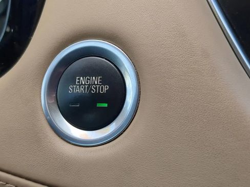 Used 2019 Cadillac XT5 Platinum image 19