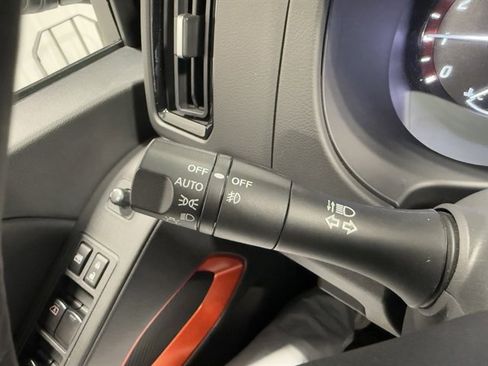 Used 2025 Nissan Frontier PRO-4X image 31