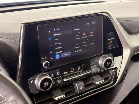 Used 2023 Toyota Highlander L image 14