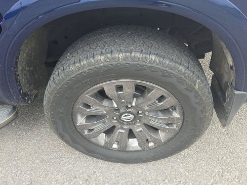 Used 2017 Nissan Titan Platinum Reserve AWD/4WD image 11