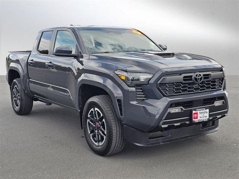 Used 2024 Toyota Tacoma TRD Sport image 7