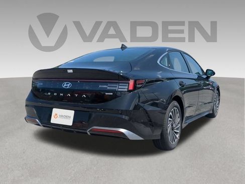 New 2025 Hyundai Sonata Limited FWD image 10
